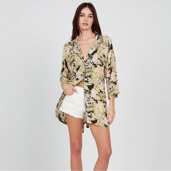 VOLCOM frondly fire coverup . NWT . - Picture 4 of 8